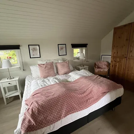 Lovely Only Approx, 350 Meters From Holl Strand,